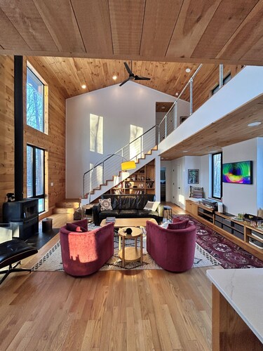 Fantastic Nordic Modern Cabin on Five Idyllic Acres