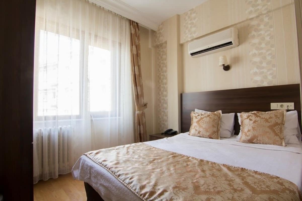 Desk, free WiFi, bed sheets