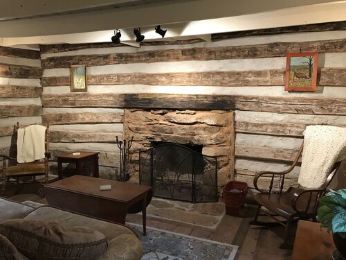 Historical Dogtrot Chestnut Log Cabin.