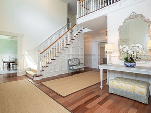 Interior - Pristine, Private Home with Heated Pool & Tennis/Pickleball Court near all (Southampton)