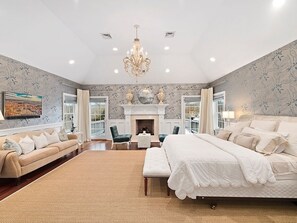 5 makuuhuonetta, työpöytä, ilmainen Wi-Fi, vuodevaatteet