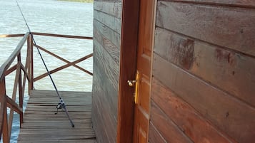 Kahden hengen classic-huone (yksi tai kaksi sänkyä), jokinäköala | Näkymä vedelle