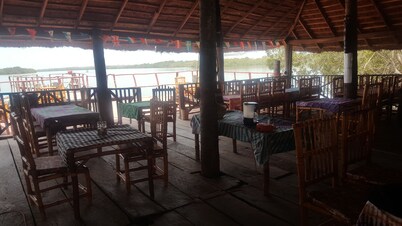 Bintang Bolong Lodge