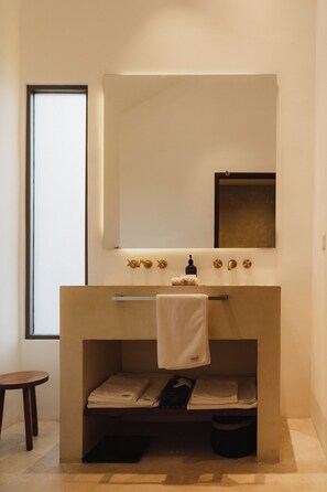 Deluxe Double or Twin Room, 1 Bedroom, Garden View | Bathroom - Harding Boutique Hotel (Ahangama)