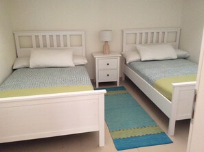 2 bedrooms, iron/ironing board, travel cot, free WiFi