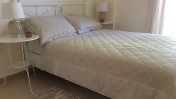 2 bedrooms, iron/ironing board, travel cot, free WiFi