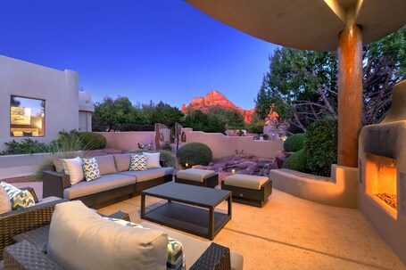 Luxury Resort Style Home Spectacular Red Rock Views, Salt Pool, Hot Tub, Firepit - Image 13