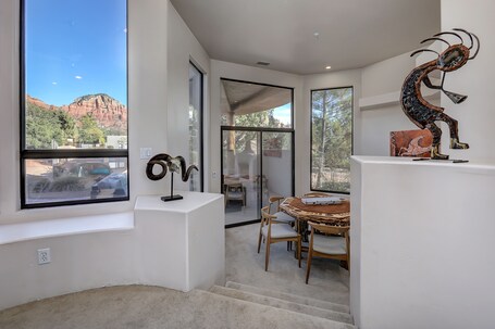Luxury Resort Style Home Spectacular Red Rock Views, Salt Pool, Hot Tub, Firepit - Image 5