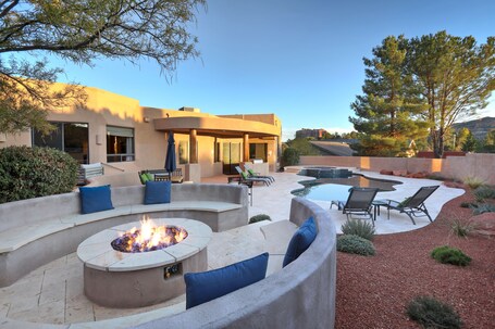 Luxury Resort Style Home Spectacular Red Rock Views, Salt Pool, Hot Tub, Firepit - Image 32