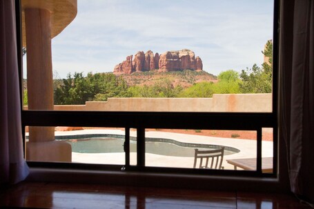 Luxury Resort Style Home Spectacular Red Rock Views, Salt Pool, Hot Tub, Firepit - Image 25