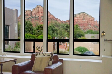 Luxury Resort Style Home Spectacular Red Rock Views, Salt Pool, Hot Tub, Firepit - Image 15