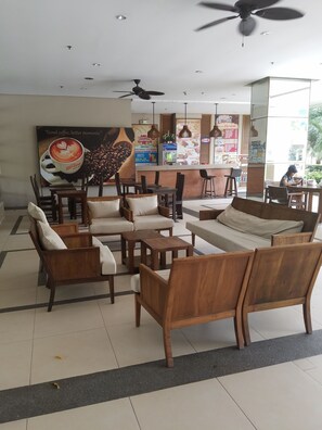 Dining - Upgraded 1 bedroom with wifi and Netflix (pasay)