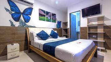Deluxe Room, 1 Bedroom | Premium bedding, individually decorated, blackout drapes, soundproofing