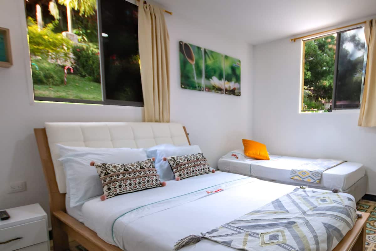 1 habitación, ropa de cama de alta calidad y decoración personalizada