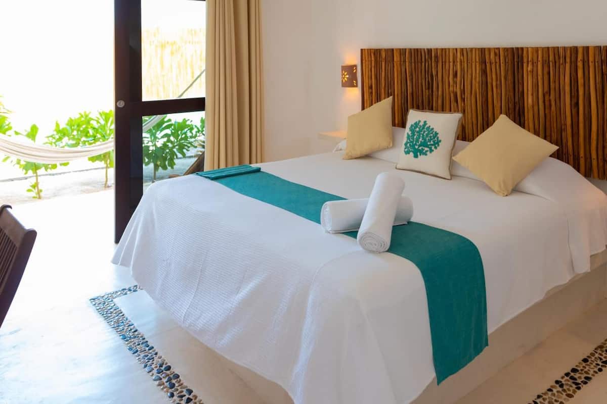 Standard Room | 1 bedroom, premium bedding, minibar, in-room safe