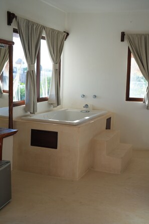 Honeymoon Room | Premium bedding, minibar, in-room safe, free WiFi - Mis Sueños Holbox (Isla Holbox)