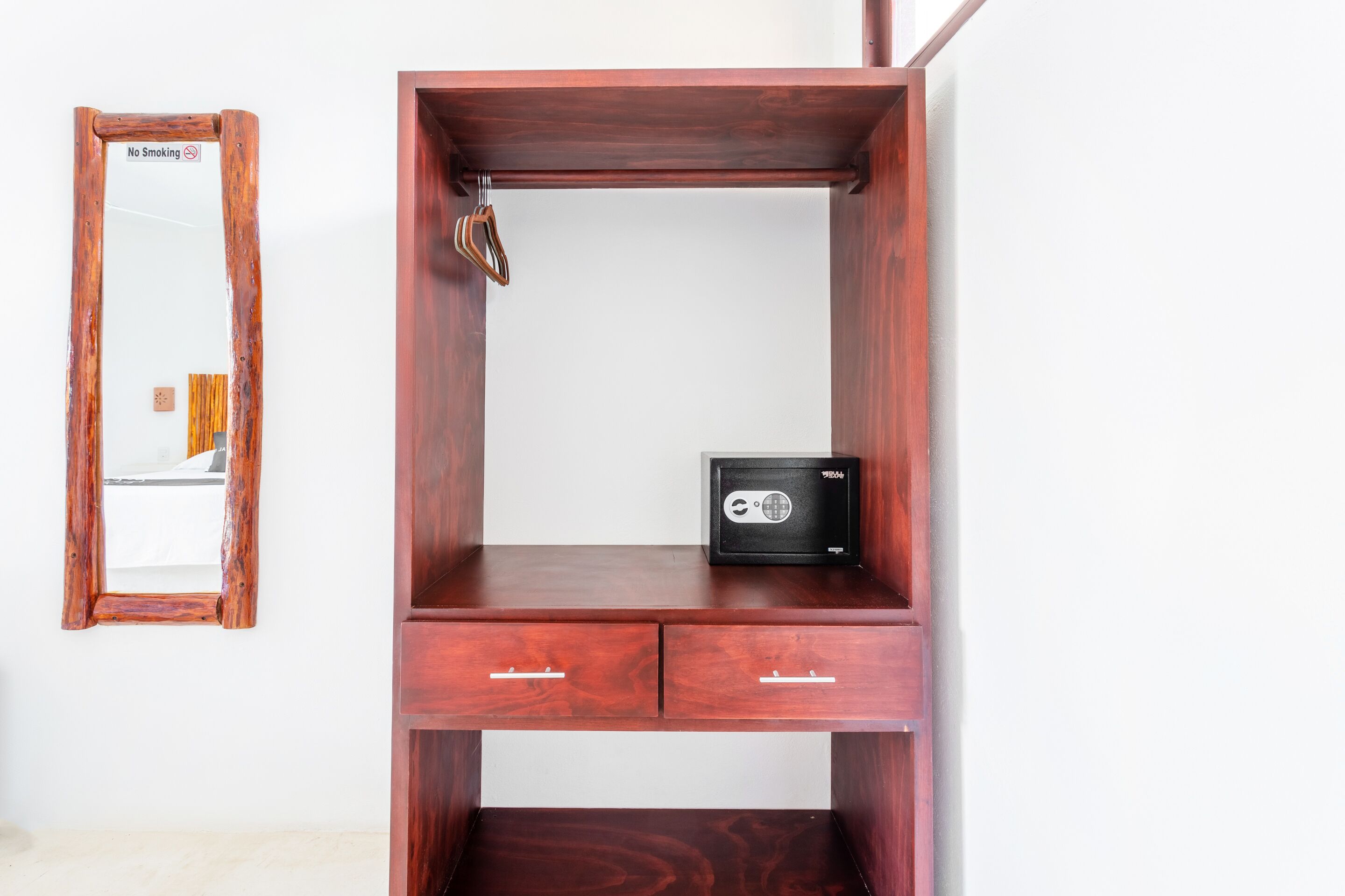 standard room | 1 bedroom, premium bedding, minibar, in-room safe