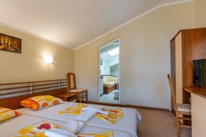 Appartement Classique | Fer et planche à repasser, lits bébé (en supplément), Wi-Fi gratuit