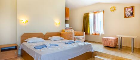 舒適公寓, 1 張加大雙人床及 1 張梳化床 (XZ) | 嬰兒床 (收費)、免費 Wi-Fi、床單