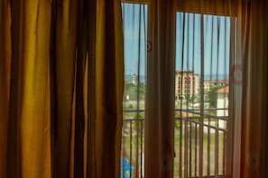 Comfort Apartment, 1 Queen Bed with Sofa bed (XZ) | Cots/infant beds, free WiFi, bed sheets