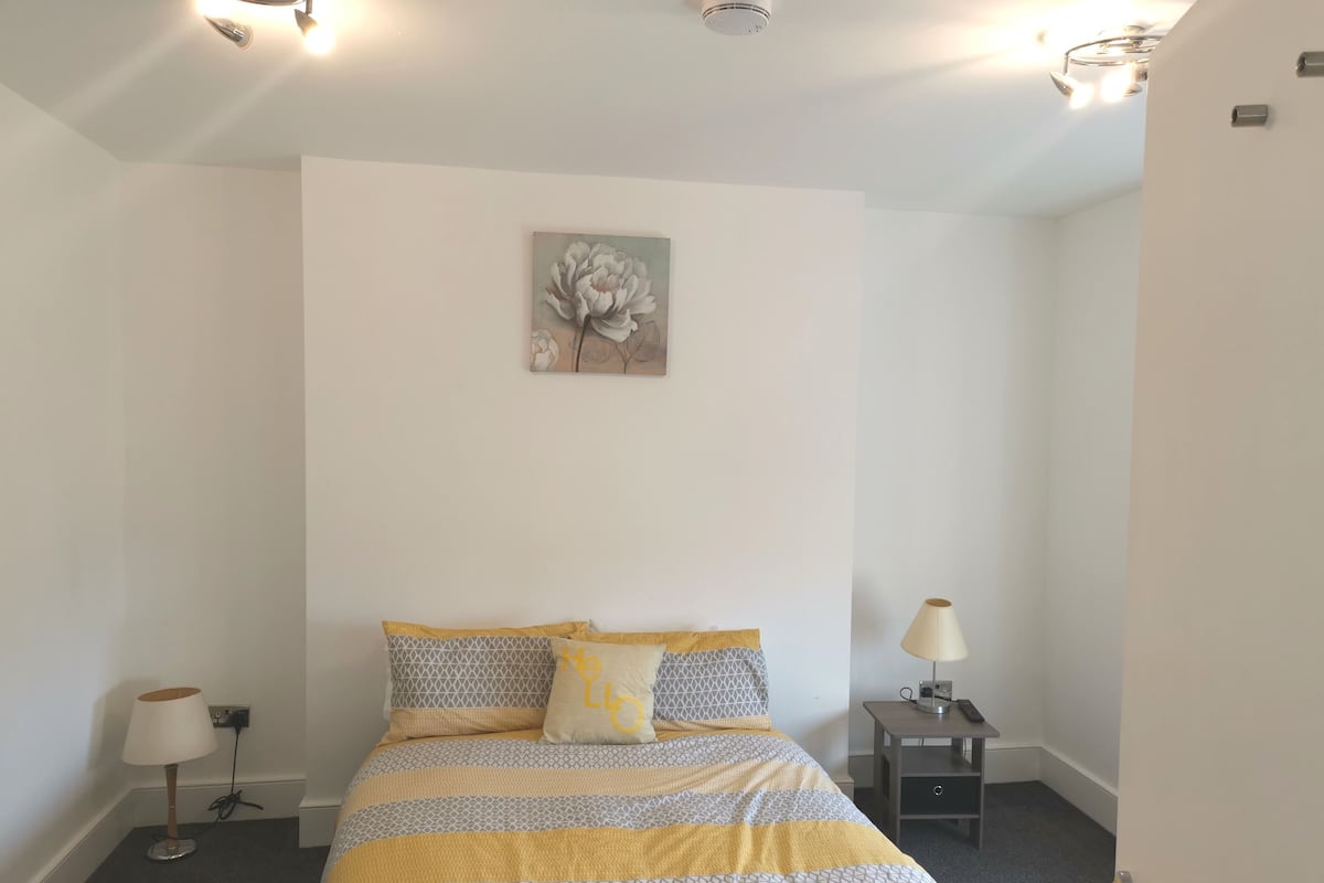 Blackout drapes, WiFi (free), bed sheets