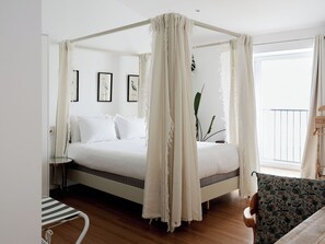 Superior Double Room, Garden View | Memory foam beds, desk, blackout drapes, free WiFi - Casa Apollo Guesthouse (Faro)