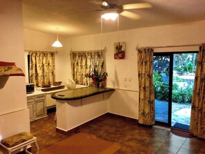 Interior - Cozy small house in the jungle, Casita. (Puerto Aventuras)