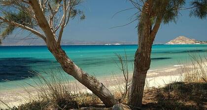 Baetylus SELF CATERING above ground floor apartment, near 3 beaches of Naxos