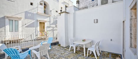 تناول الطعام بالخارج