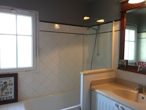 Bathtub