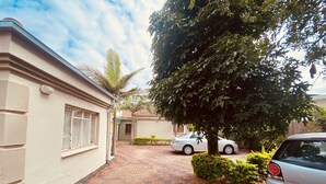 Accessible parking - Sidze Guest House (Polokwane)