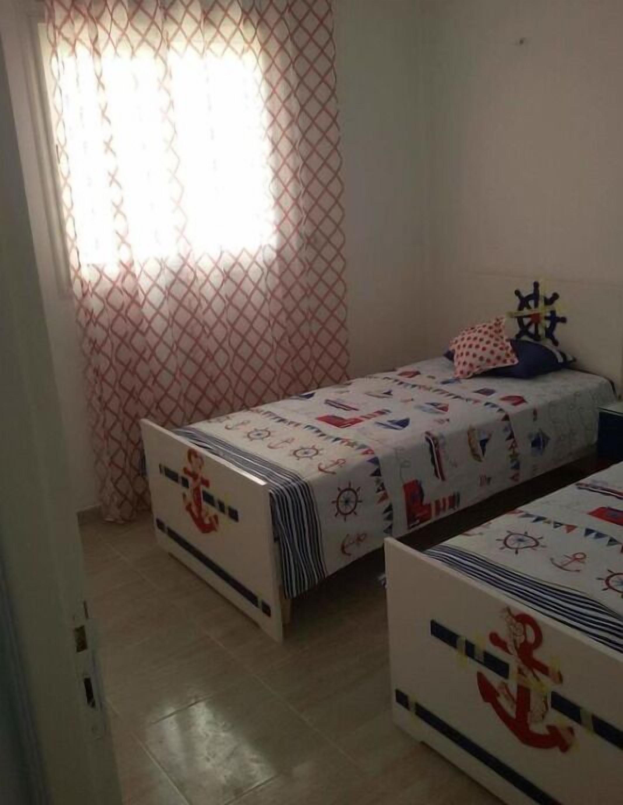 Apartemen | 3 kamar tidur, tirai kedap cahaya, dan setrika/meja setrika