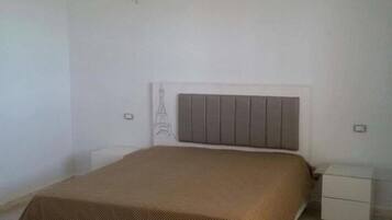 3 bedrooms, blackout curtains, iron/ironing board, free cots/infant beds