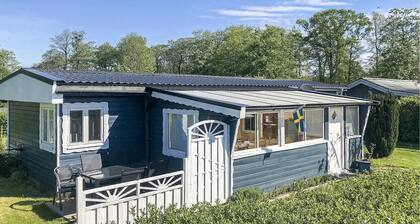 Gorgeous home in Hörby with kitchen