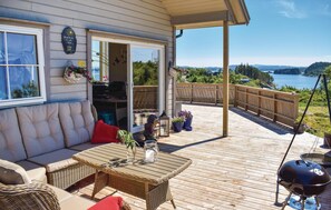 Terrace/patio - Gorgeous home in Torangsvåg with WiFi (Torangsvåg)