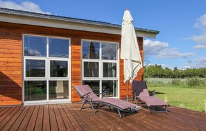 Terrace/patio - Nice home in Ejstrupholm with sauna (Ejstrupholm)