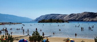 Huoneisto Loparissa parvekkeella, ilmastointi, Wi-Fi (4738-1)