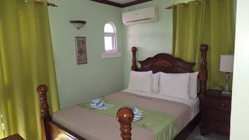 1 chambre, coffres-forts dans les chambres, fer et planche à repasser