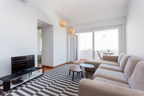 Beny's Beach House - 2 min walk to the rock beach