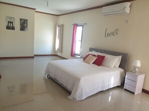 3 bedrooms, iron/ironing board, travel crib, free WiFi