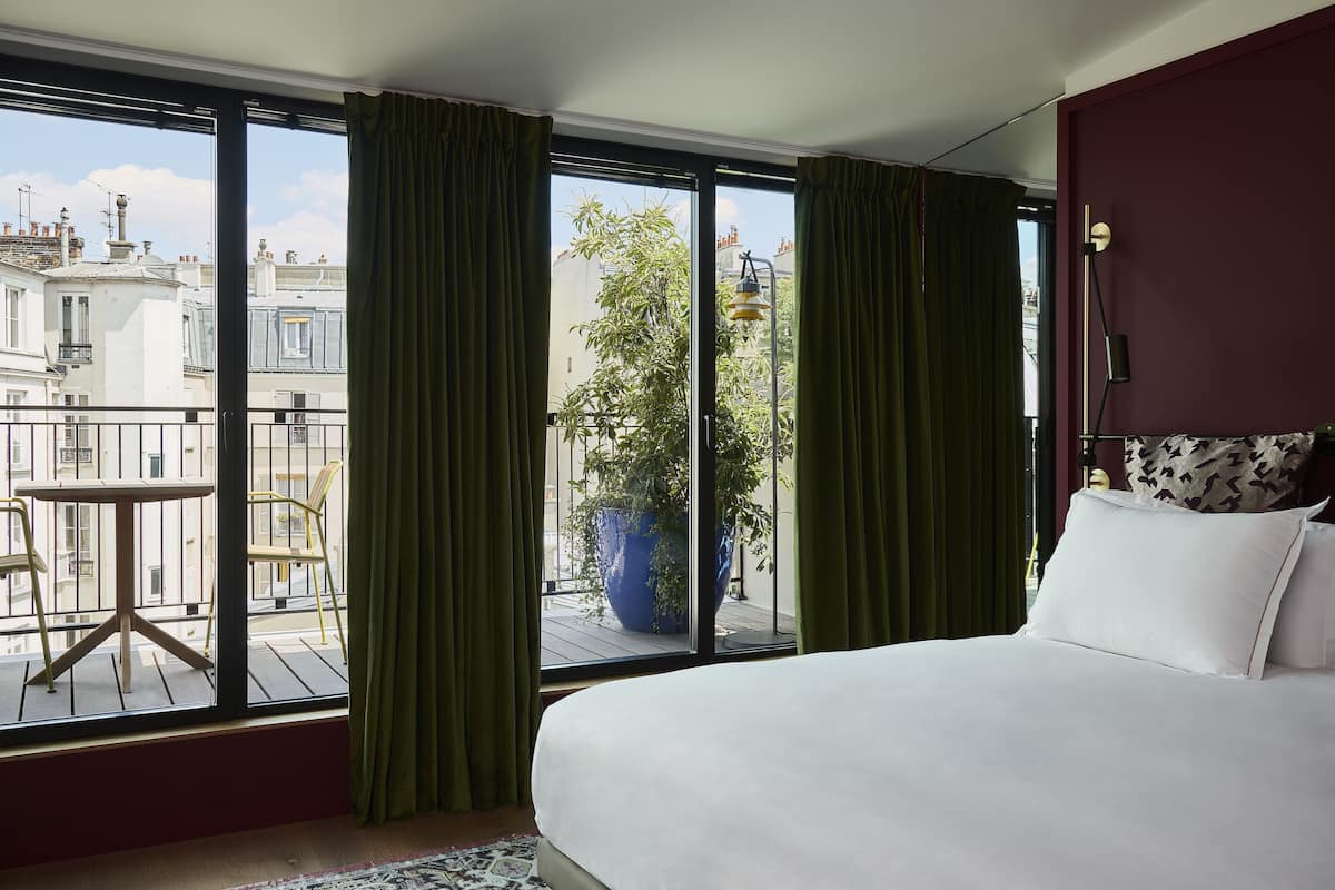 economy suite, 1 king bed with sofa bed, terrace | premium bedding, pillow-top beds, minibar, in-room safe