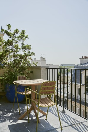 Economy Suite, 1 King Bed with Sofa bed, Terrace | Terrace/patio - Hotel Le Ballu (Paris)