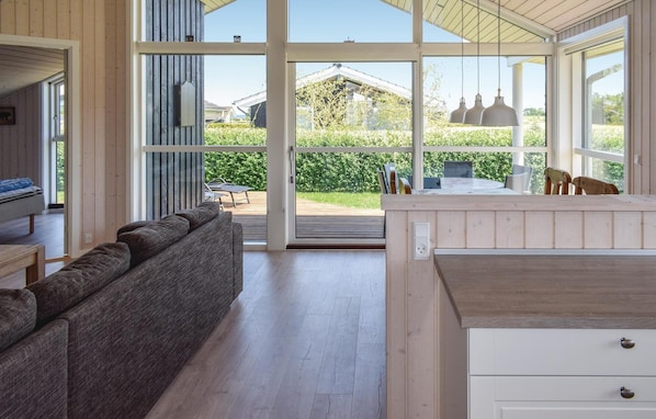 Interior - Nice home in Rudkøbing with kitchen (Rudkøbing)