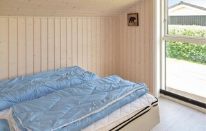 3 bedrooms, travel crib, free WiFi