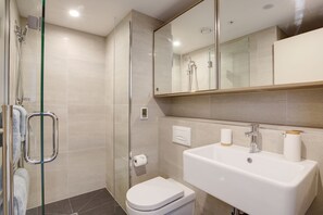 Apartment, 2 Bedrooms | Bathroom - La Residence du Park Apt 3 (Arthur's Point)