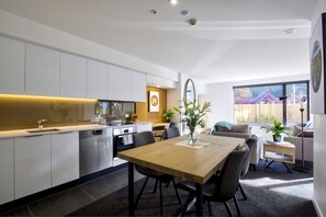 Apartment, 2 Bedrooms | Private kitchen - La Residence du Park Apt 3 (Arthur's Point)