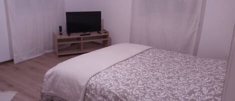 2 soverom, strykejern/-brett, wi-fi og sengetøy