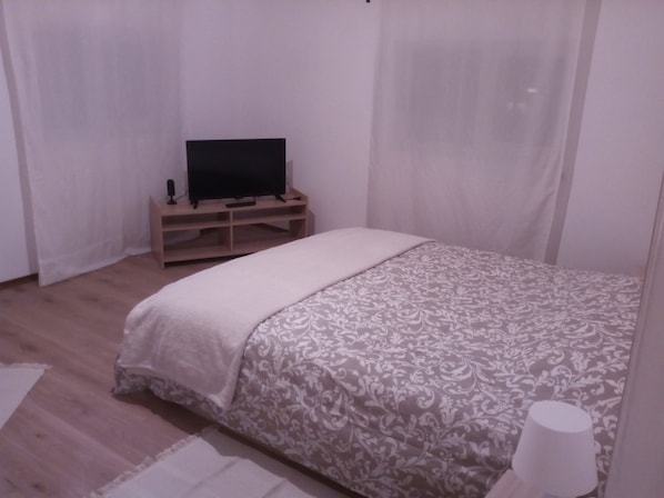 2 bedrooms, iron/ironing board, WiFi, bed sheets - Brand new apartment in the very heart of Sofia (Sofia)