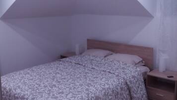 2 dormitorios, tabla de planchar con plancha, wifi y ropa de cama