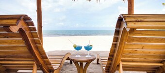 Luxury Beachfront Suite with swim up pool bar